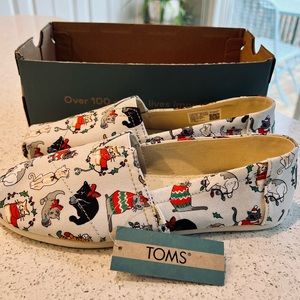 Toms size 6.5 women’s Belmont - Christmas Cats.